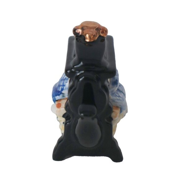 VINTAGE TINY CARDEW MINI / MINIATURE WRINGER WASHSTAND TEAPOT 2" TALL - Picture 3 of 6